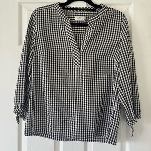 Vineyard Vines gauzey gingham top